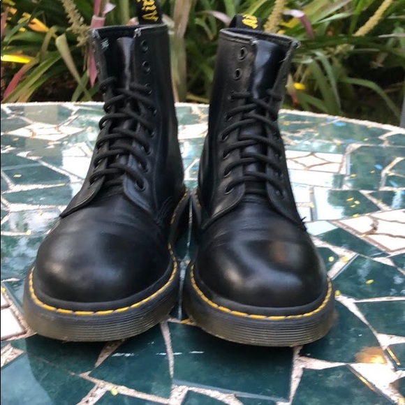 Dr. Martens 1460 Greasy Leather Boots Men US 8 - Picture 5 of 8